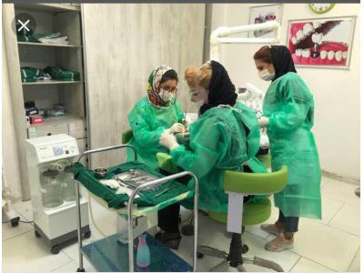 کاشت دندان-دکتر بهارک دلنواز دندانپزشک و متخصص بیماری‌های لثه  در اسلامشهر