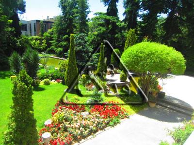 زیباترین و بهترین و جذابترین باغ گل در شمال تهران